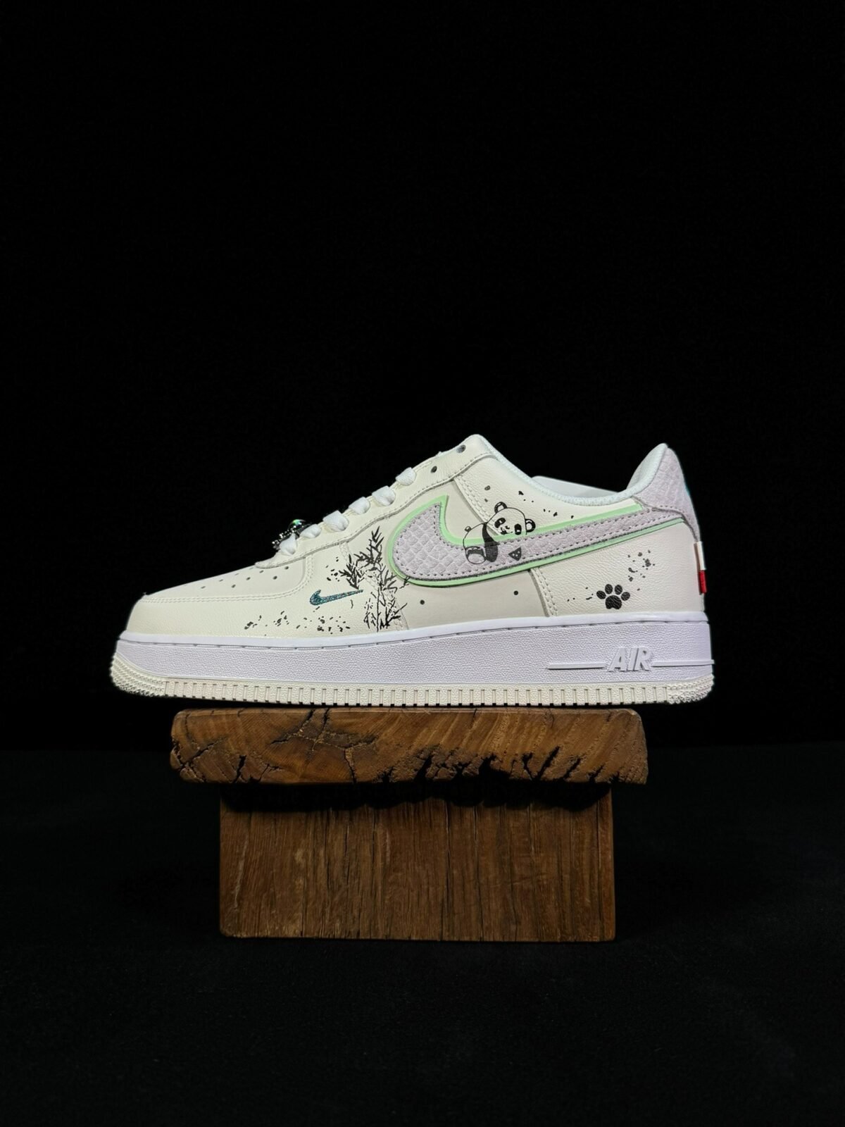 Nike AIR Force 1 Low - Image 2